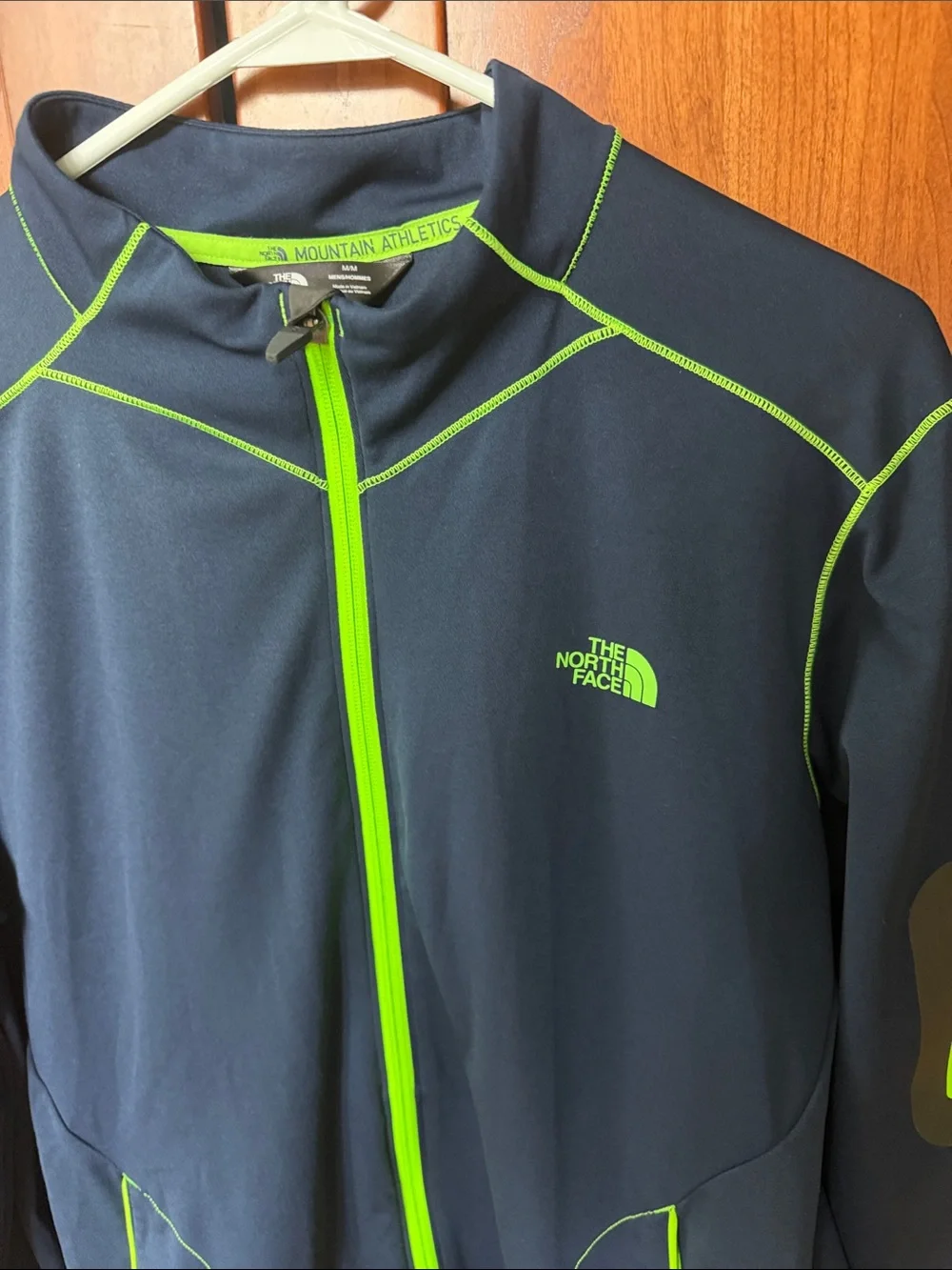 Men’s The North Face navy neon green full zip mountain athletic training jacket